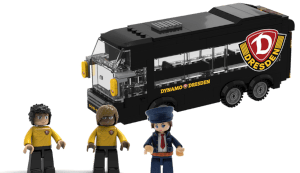 Bricks Bus with Players and Driver 